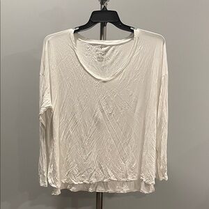 American Eagle Outfitters Cream Long Sleeve Tee